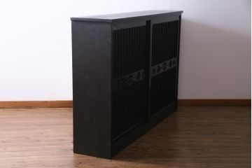 ラフジュ工房オリジナル　透かし彫りが上品な引き戸のリメイク収納棚(戸棚)