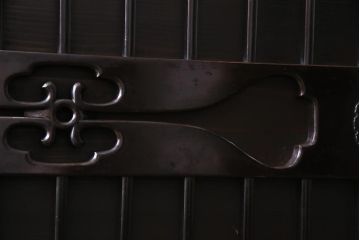 ラフジュ工房オリジナル　透かし彫りが上品な引き戸のリメイク収納棚(戸棚)