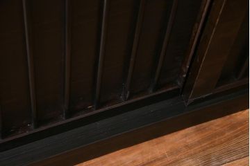 ラフジュ工房オリジナル　透かし彫りが上品な引き戸のリメイク収納棚(戸棚)