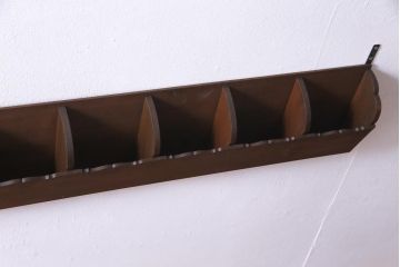 レトロ家具　昭和レトロ　横長型　珍しいデザインの壁掛けレターラック(状差し、ウォールラック)