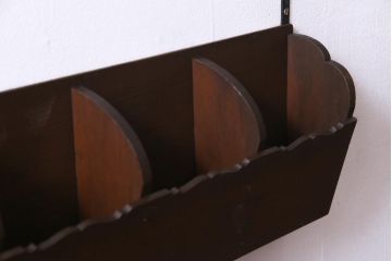 レトロ家具　昭和レトロ　横長型　珍しいデザインの壁掛けレターラック(状差し、ウォールラック)