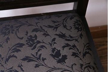 アンティーク家具　イギリスアンティーク　背もたれのデザインが印象的なダイニングチェア(椅子)(1)