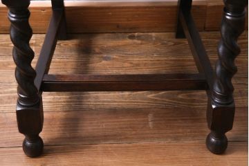 アンティーク家具　イギリスアンティーク　背もたれのデザインが印象的なダイニングチェア(椅子)(1)