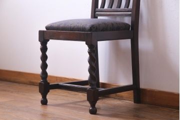 アンティーク家具　イギリスアンティーク　背もたれのデザインが印象的なダイニングチェア(椅子)(2)