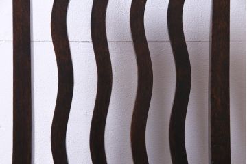 アンティーク家具　イギリスアンティーク　背もたれのデザインが印象的なダイニングチェア(椅子)(3)