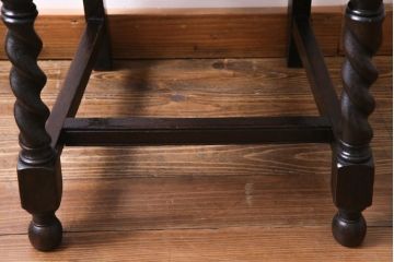 アンティーク家具　イギリスアンティーク　背もたれのデザインが印象的なダイニングチェア(椅子)(3)