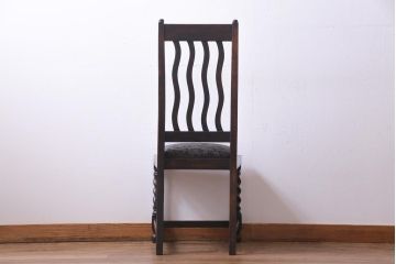 アンティーク家具　イギリスアンティーク　背もたれのデザインが印象的なダイニングチェア(椅子)(3)
