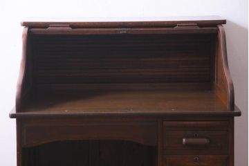 アンティーク家具　和製アンティーク　ナラ材　重厚な佇まいが風格感じるロールトップデスク(片袖机)