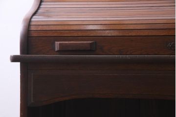 アンティーク家具　和製アンティーク　ナラ材　重厚な佇まいが風格感じるロールトップデスク(片袖机)
