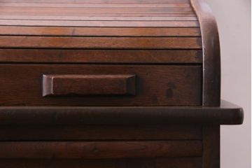 アンティーク家具　和製アンティーク　ナラ材　重厚な佇まいが風格感じるロールトップデスク(片袖机)