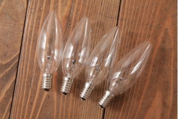 フランスビンテージ　縦長で存在感のあるガラスドロップシャンデリア(4灯、天井照明、吊り下げ照明)