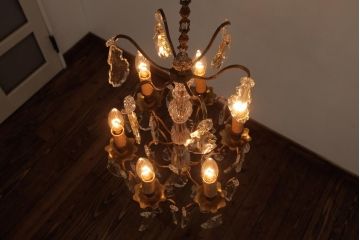 フランスビンテージ　細部までおしゃれなクリスタルガラスドロップシャンデリア(6灯、天井照明、吊り下げ照明)(R-034146)