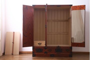 中古　伝統工芸　岩谷堂箪笥　北上洋服K-08　伝統美あふれる作りが美しいワードローブ(洋服タンス)(定価約81万円)
