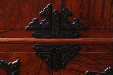 中古　伝統工芸　岩谷堂箪笥　北上洋服K-08　伝統美あふれる作りが美しいワードローブ(洋服タンス)(定価約81万円)