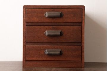 レトロ家具　和製アンティーク　昭和初期　木の温かみ感じるレトロな小引き出し(小物収納)