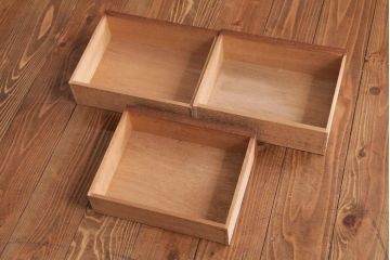 レトロ家具　和製アンティーク　昭和初期　木の温かみ感じるレトロな小引き出し(小物収納)