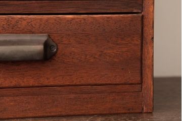 レトロ家具　和製アンティーク　昭和初期　木の温かみ感じるレトロな小引き出し(小物収納)