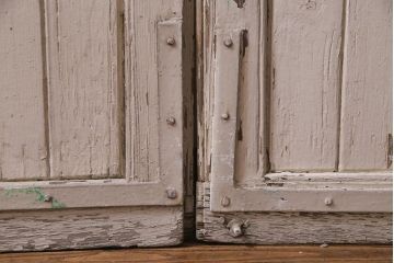 ジャンク品　フランスアンティーク　シャビーシックな空間におすすめな2枚扉(両開き戸、建具)