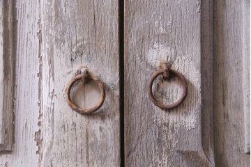 フランスアンティーク　シャビーな美しさが漂うペイントドア一対(木製扉、親子ドア、ディスプレイ)