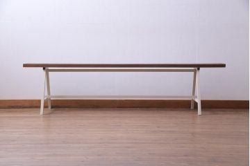 アンティーク家具　昭和中期　ペイント家具　ナチュラルな雰囲気が温かみを感じる鉄脚ベンチ(飾り台)