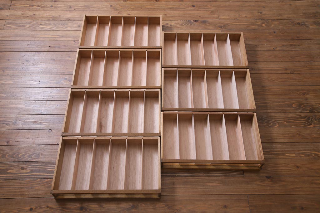 レトロ家具　昭和レトロ　古い木の味わいが魅力的な糸ケース(引き出し、小物収納)(2)