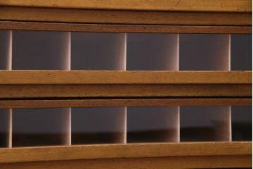 レトロ家具　昭和レトロ　古い木の味わいが魅力的な糸ケース(引き出し、小物収納)(2)