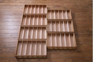 レトロ家具　昭和レトロ　古い木の味わいが魅力的な糸ケース(引き出し、小物収納)(2)