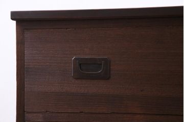 アンティーク家具　和製アンティーク　鉄脚付リメイク　総桐材　埋め込み式の銅金具が目を引く箪笥ローボード(リビングボード、チェスト、和タンス)