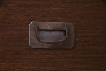 アンティーク家具　和製アンティーク　鉄脚付リメイク　総桐材　埋め込み式の銅金具が目を引く箪笥ローボード(リビングボード、チェスト、和タンス)