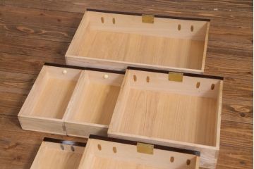 中古　伝統家具　仙台箪笥　唐獅子　豪華な金具が迫力のある片開き小箪笥(引き出し)