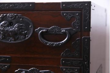 中古　伝統家具　仙台箪笥　唐獅子　豪華な金具が迫力のある片開き小箪笥(引き出し)