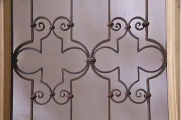 フランスアンティーク　両開き　アイアングリルがおしゃれな木製2枚扉(ドア1対、建具)