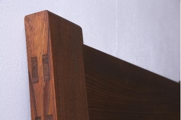 和製アンティーク　総ケヤキ材　ダイナミックな杢目を堪能できる木製戸(蔵戸、建具、玄関戸)(2)