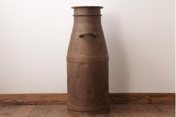 アンティーク雑貨　昭和期　レトロシャビーな雰囲気がお洒落なミルク缶(牛乳缶、ディスプレイ)