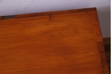 アンティーク家具　和製アンティーク　ヒノキ材　すっきりとした佇まいの刀箪笥ローチェスト(ローボード、和タンス)