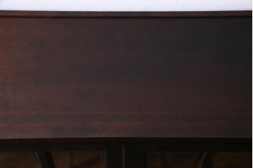 中古　北海道民芸家具　脚付き　使いやすいサイズへと生まれ変わったシックなリメイクサイドボード(食器棚、収納棚)