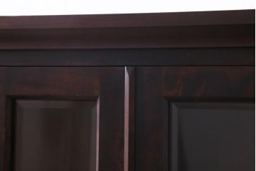 中古　北海道民芸家具　脚付き　使いやすいサイズへと生まれ変わったシックなリメイクサイドボード(食器棚、収納棚)