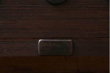 アンティーク家具　和製アンティーク　鉄脚付き　総桐材　モダンな引手が注目を集めるリメイク箪笥ローボード(リビングボード、桐箪笥、桐たんす)