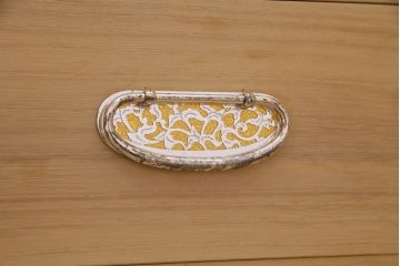 中古　しっとりとした上品な佇まいが魅力的な高級桐箪笥(和タンス、衣装箪笥、引き出し、桐たんす)(定価約80万円)