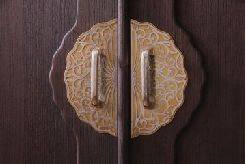 中古　しっとりとした上品な佇まいが魅力的な高級桐箪笥(和タンス、衣装箪笥、引き出し、桐たんす)(定価約80万円)