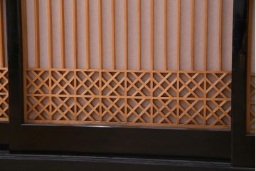 ラフジュ工房オリジナル　組子がおしゃれな障子戸を活用したリメイク戸棚(収納棚)