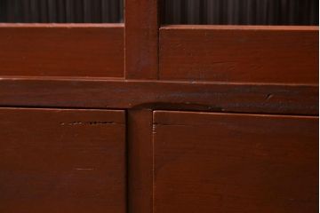 レトロ家具　和製アンティーク　小振り　結霜ガラス・モールガラス入り　レトロモダンな収納棚(戸棚、食器棚)