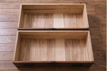 アンティーク家具　古民具　鉄脚付きの時代箪笥ローチェスト(ローボード、衣装箪笥、テレビ台)