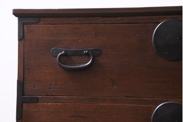 アンティーク家具　古民具　鉄脚付きの時代箪笥ローチェスト(ローボード、衣装箪笥、テレビ台)