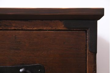 アンティーク家具　古民具　鉄脚付きの時代箪笥ローチェスト(ローボード、衣装箪笥、テレビ台)