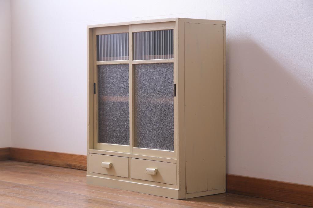 ペイント家具　モールガラス・ダイヤガラス　柔らかなカラーのレトロな戸棚(収納棚、キャビネット)