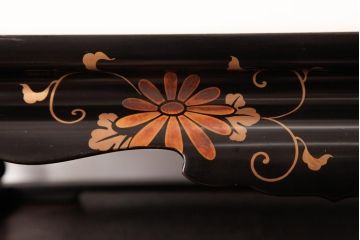 アンティーク雑貨　可憐で上品な雰囲気を醸し出す花台(飾り台)