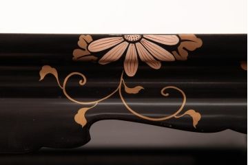 アンティーク雑貨　可憐で上品な雰囲気を醸し出す花台(飾り台)