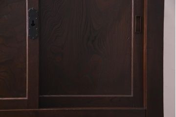 アンティーク家具　和製アンティーク　ケヤキ材　重厚な佇まいが貫録のある時代箪笥(収納棚)