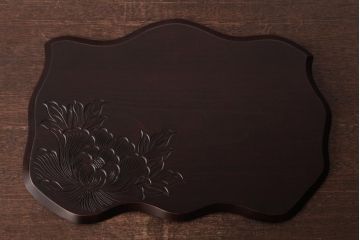 アンティーク雑貨　中古　伝統工芸　日光彫り　箱付き　なめらかな質感が魅力的な花台(飾り台)